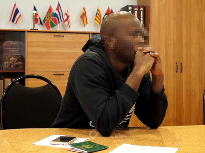 Бросил все и уехал в Волгоград: нигериец больше года скитался по городу-герою после ЧМ-2018