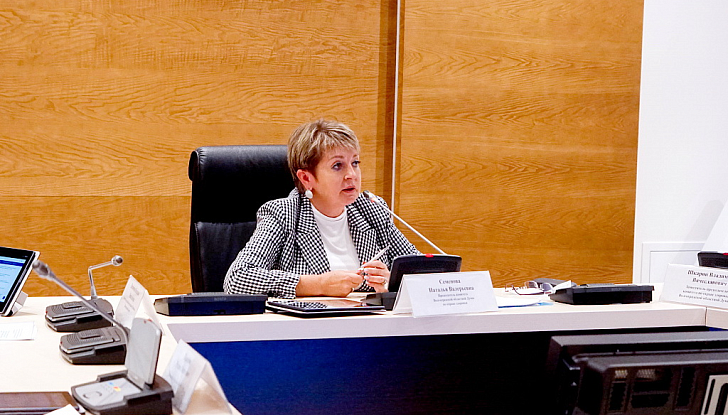 Подсесть на травку рекомендовала закрытым на самоизоляцию пожилым людям волгоградский депутат