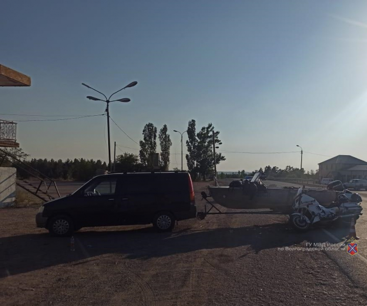 Девушка с лодкой въехала в мотоциклиста под Волгоградом