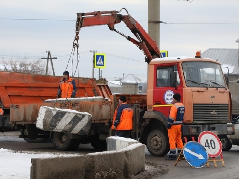 Началась реконструкция разворотного кольца на Автомобилистов в Волгограде