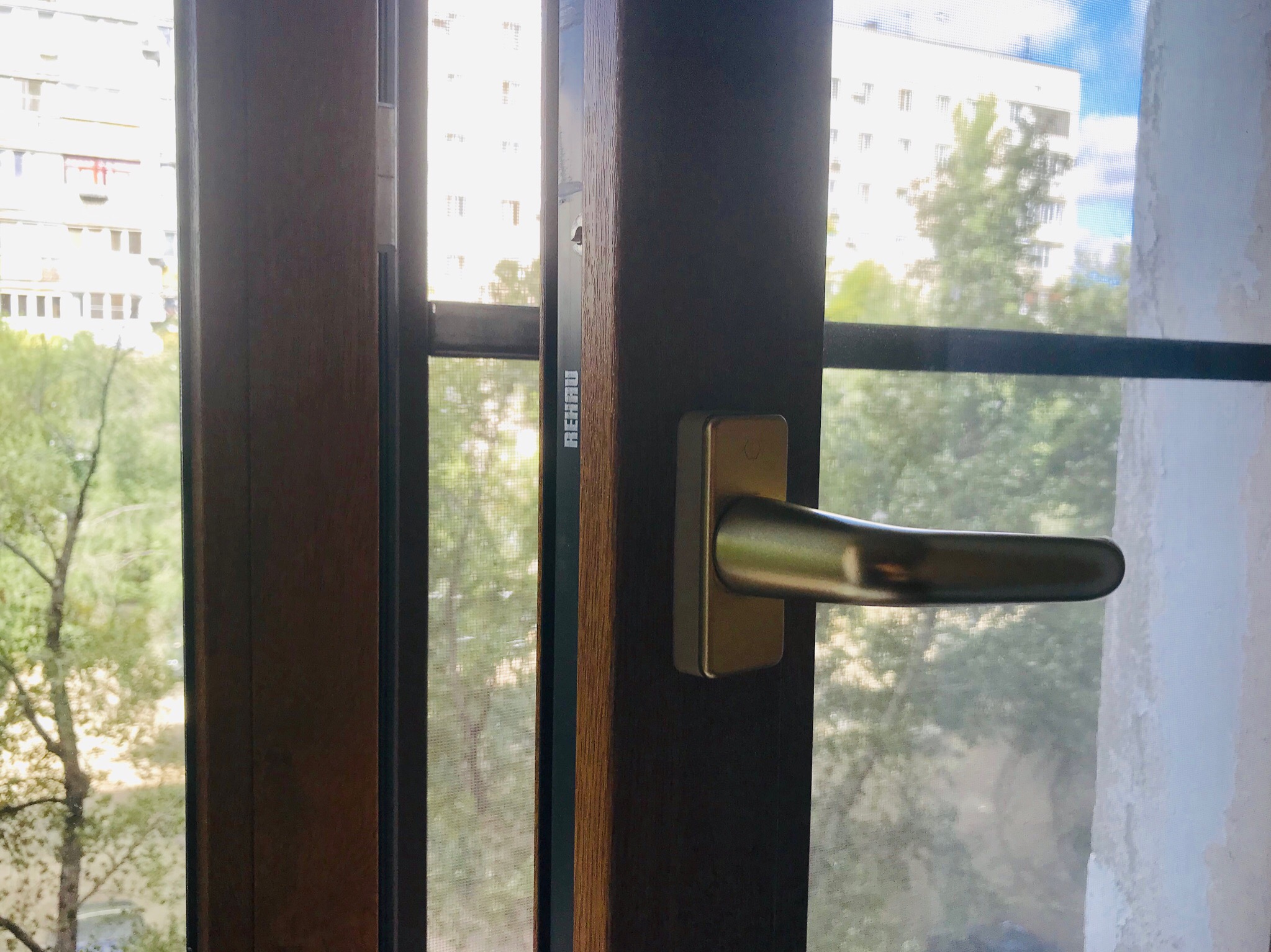 Волгоградские супруги выманивали документы на квартиры у алкоголиков и выбрасывали людей на улицу