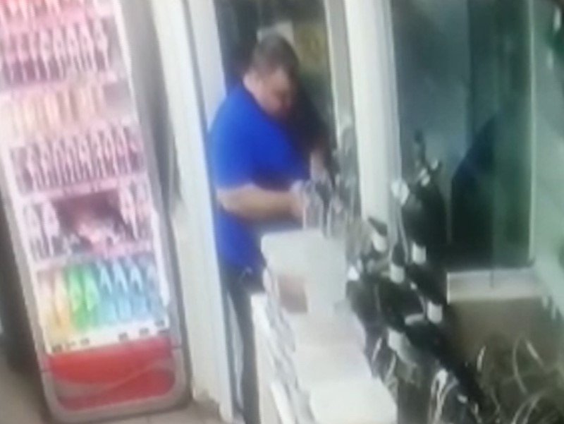 Всмотритесь в это лицо: волжанин украл забытый кошелек прямо с прилавка 