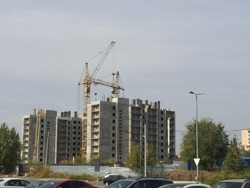 20-летнего рабочего убило током во время укладки кабеля в Волжском 