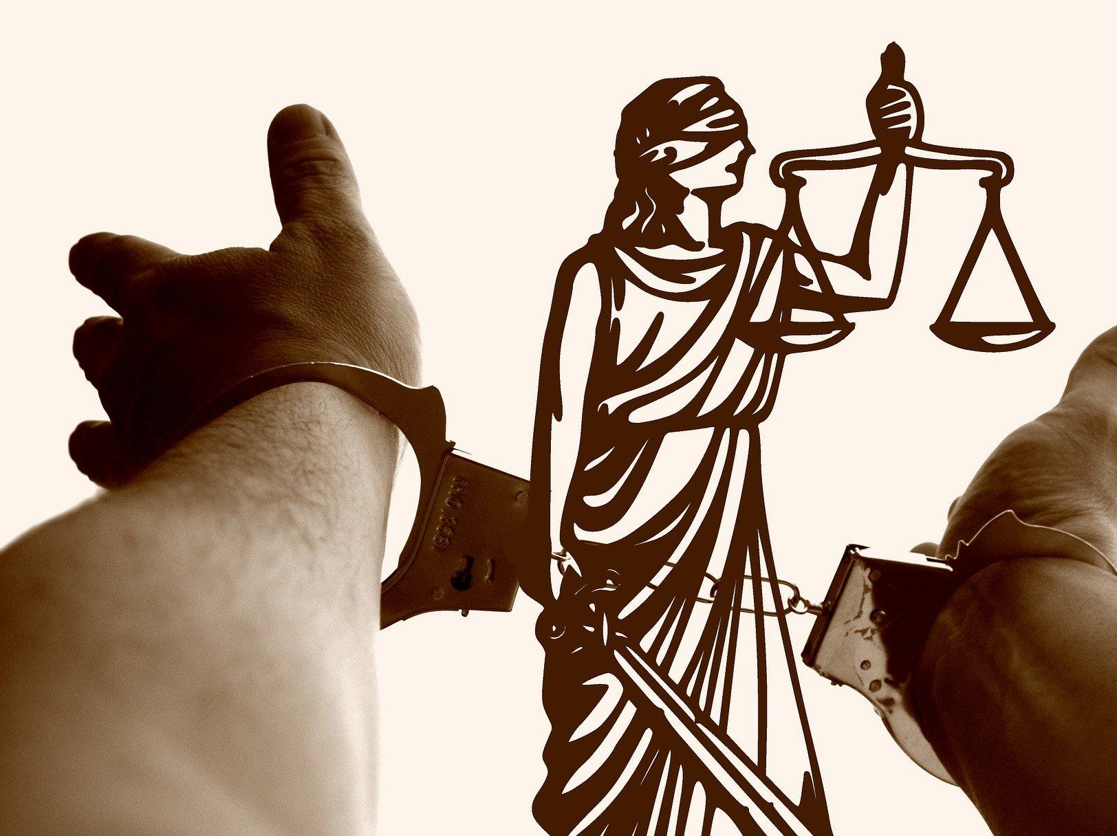 Волгоградец идет под суд за попытку спасти себе жизнь