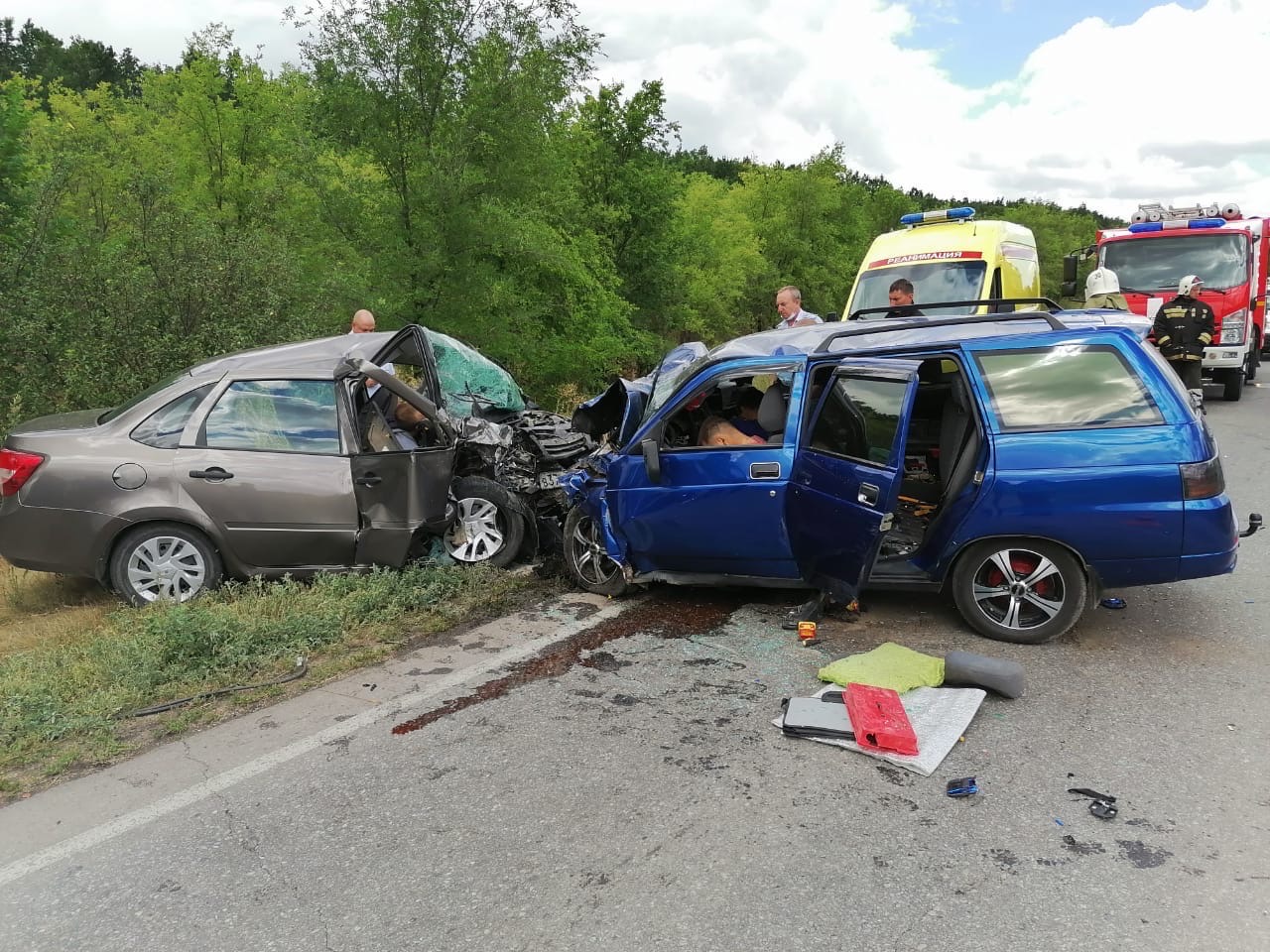 В страшной аварии на трассе в Волгоградской области погибли четыре человека