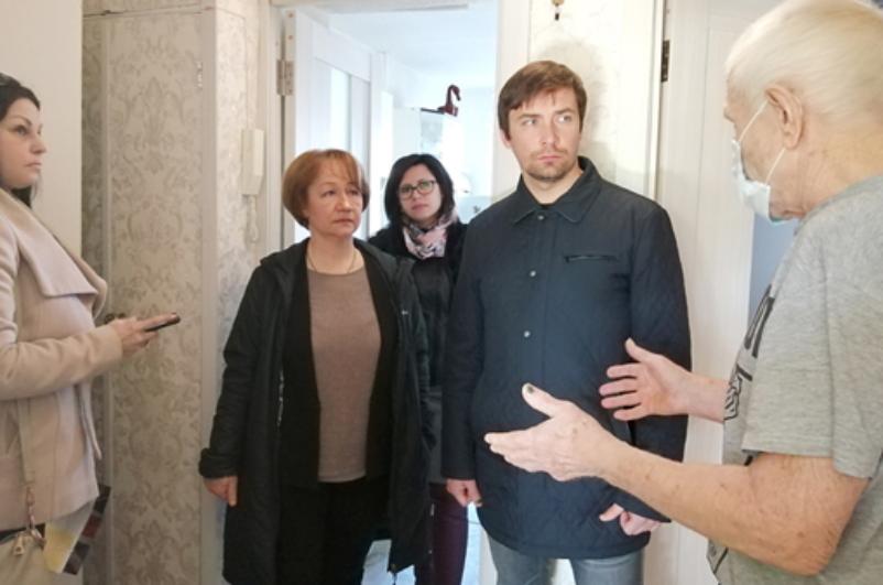 Злостную должницу, вице – спикера Волжской гордумы Карташову,  не могут найти судебные приставы