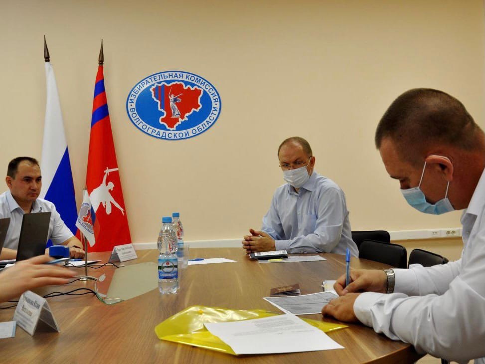 Волгоградская «Справедливая Россия» пришла в облизбирком сдаваться