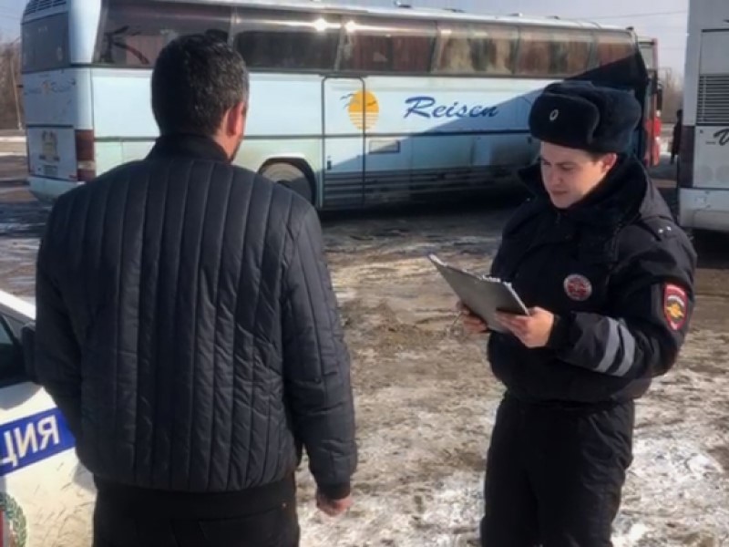 Десятки пассажиров во Фролово сняли с автобуса по пути с Кавказа в столицу