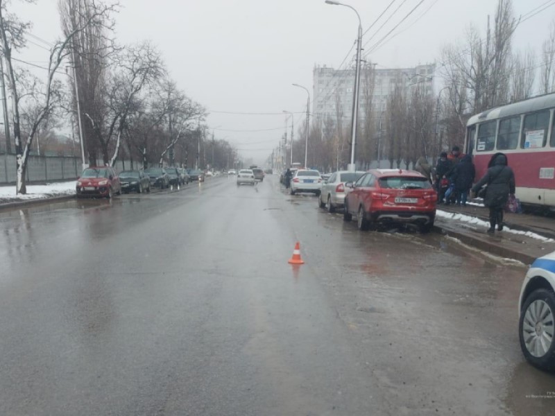 13-летняя девочка попала под колеса в Волгограде
