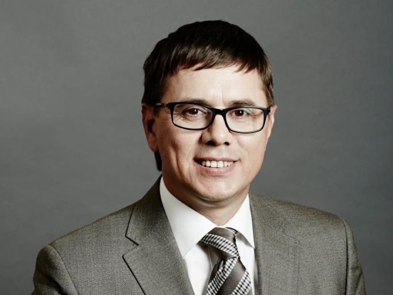 Коронавирус убил известного волгоградского адвоката, защищавшего генерал-лейтенанта Михаила Музраева