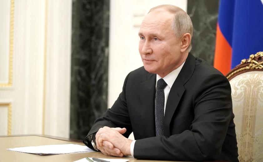 Президент России поздравил женщин с 8 марта 